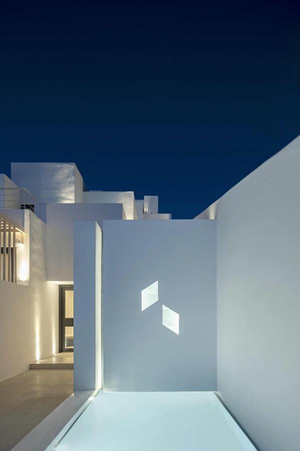Cubic Mykonos Seafront Design Suites Ornos  Exterior foto